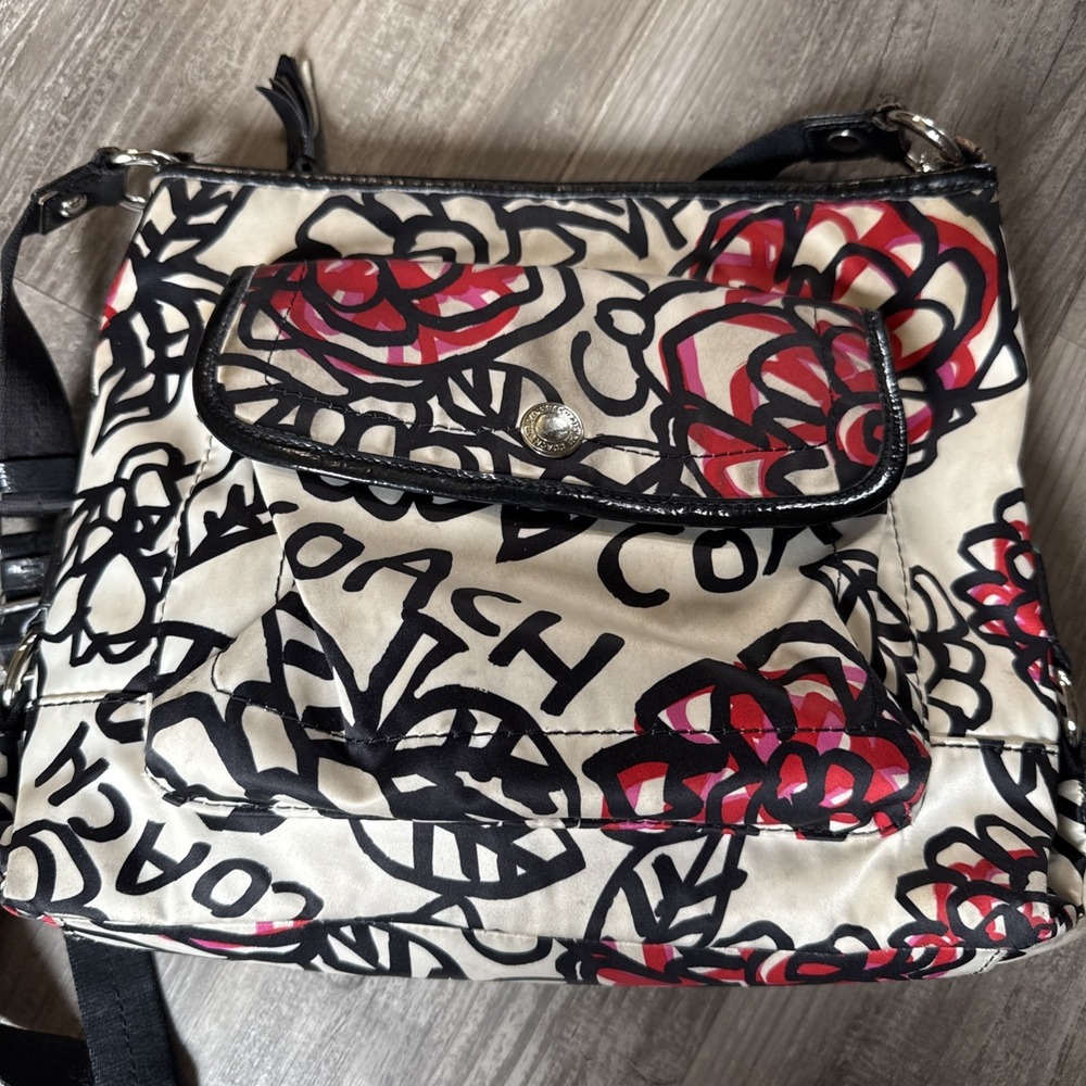 COACH‎ Graffiti Kyra Poppy Black White Red Sateen Shoulder Crossbody Bag F16864 - Picture 2 of 11
